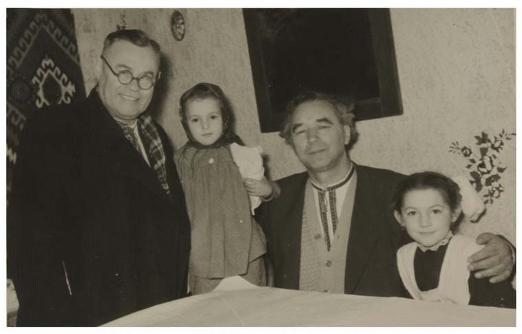 К.Г. Гуслистий з художником В.І. Касіяном.1957 р. Фото: http://nbuv.gov.ua/node/483